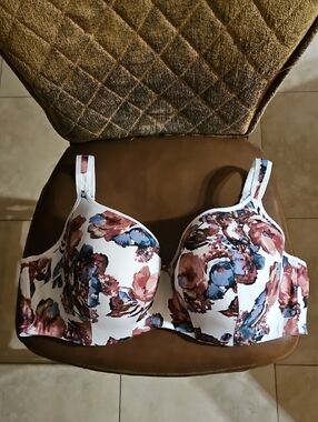 Cacique Lane Bryant Lightly Lined Balconette Underwire Pink Floral Bra Padded